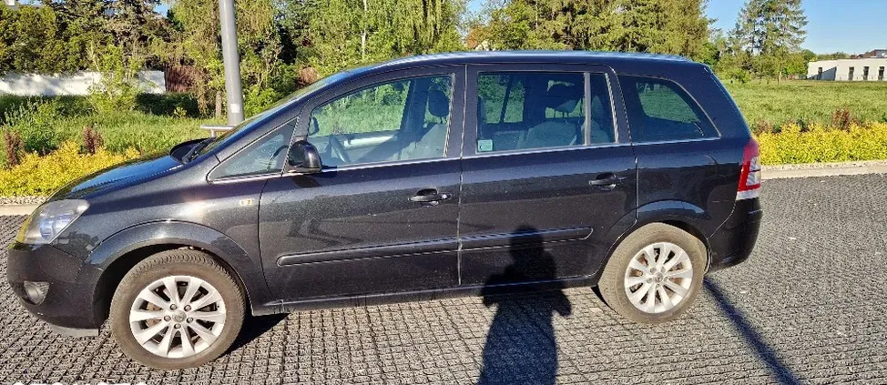 samochody osobowe Opel Zafira cena 33000 przebieg: 209000, rok produkcji 2014 z Warszawa